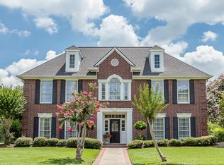 913 Laurelfield Dr, Friendswood, TX 77546