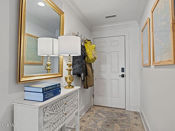5th image of 4425 Arendell Street #106