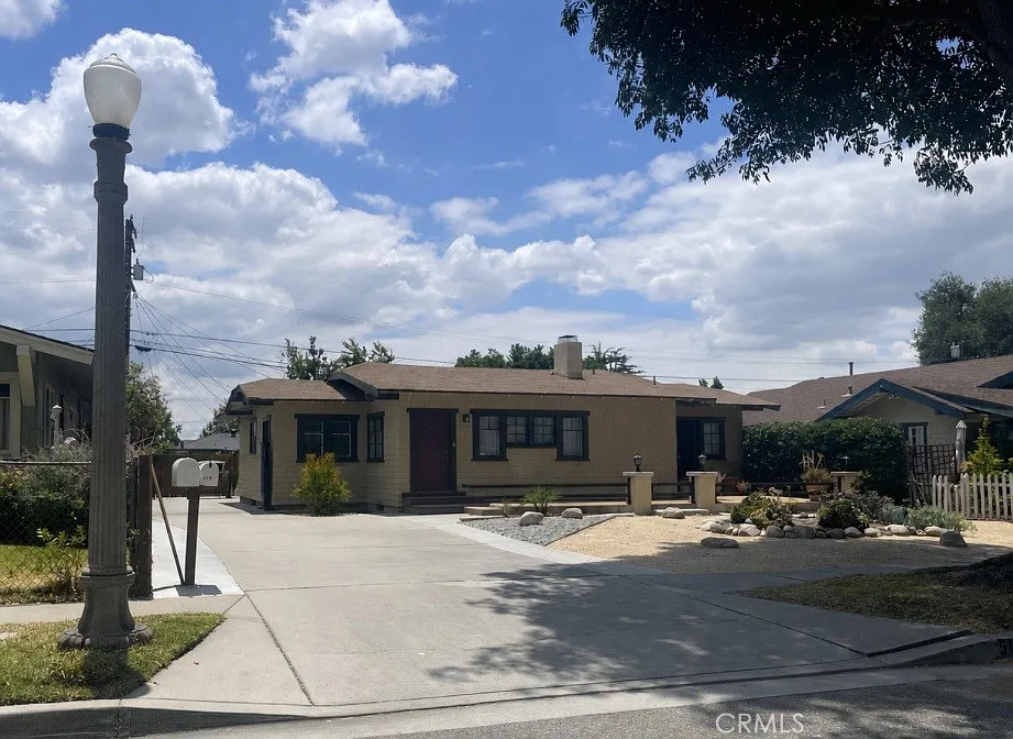 1 bed, 550 sqft, $1,995 — Photo 1