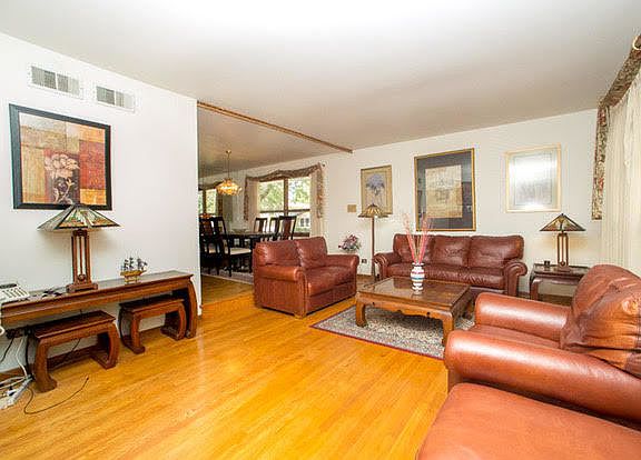 4th image of 843 E 163rd Pl