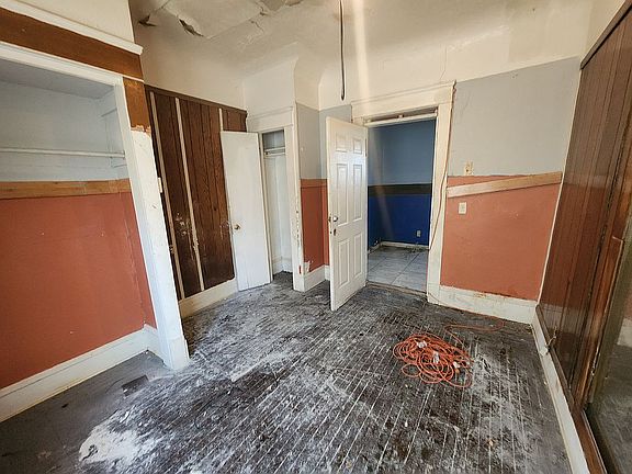 5th image of 10519 Helena Ave