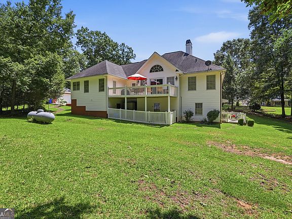 3rd image of 149 Tall Oaks Dr
