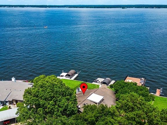 2nd image of 37 Lakeview Vlg
