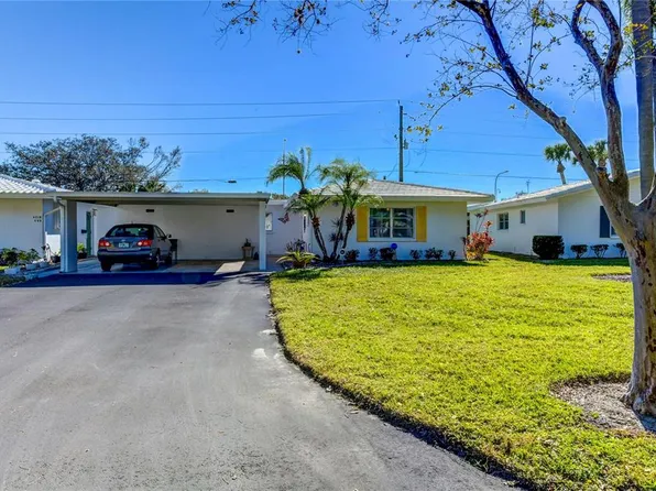 4216 Roxane Blvd #97, Sarasota, FL 34235