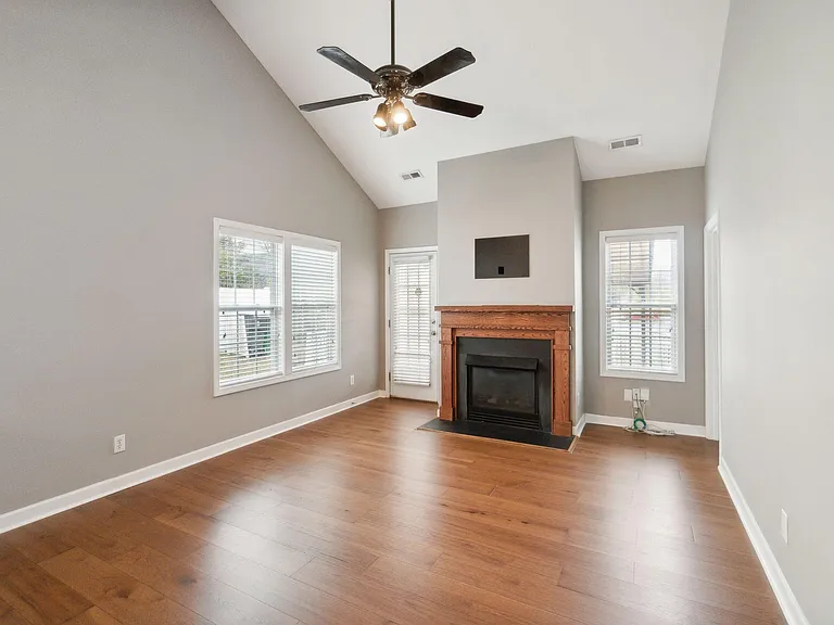 4218 Amherst Villa Ct — Photo 9