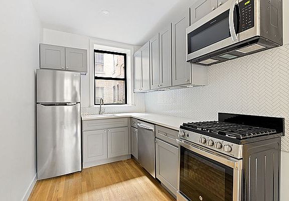 3rd image of 505 12th St APT 1D