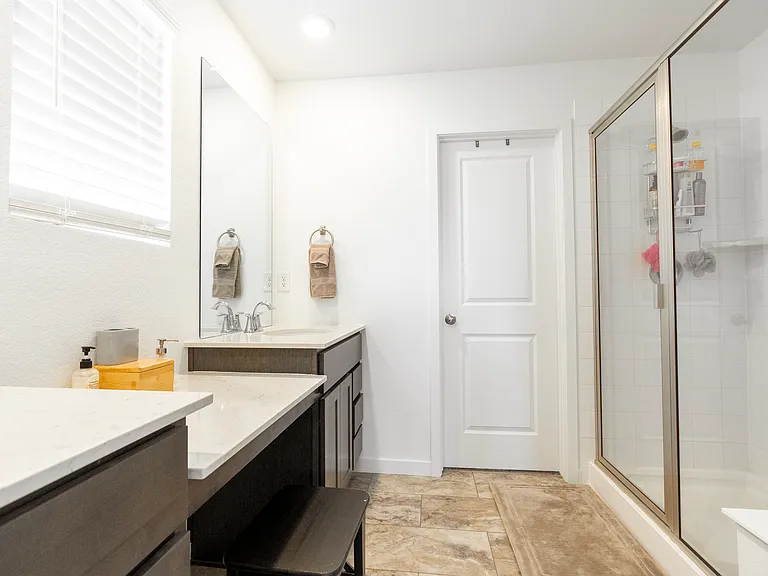 2560 Canfield Ln — Photo 13