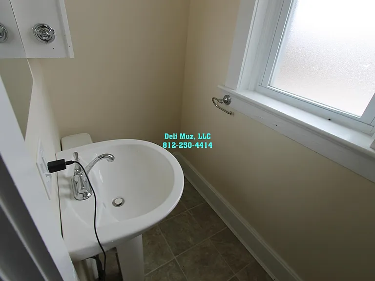 706 Court St #B — Photo 18