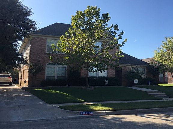 4th image of 1604 Meadow Park Dr