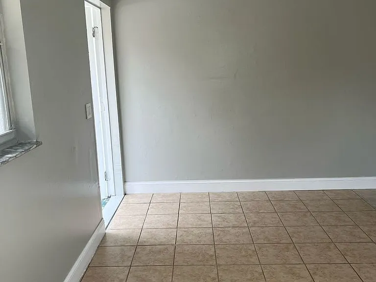 4412 Plum St — Photo 14