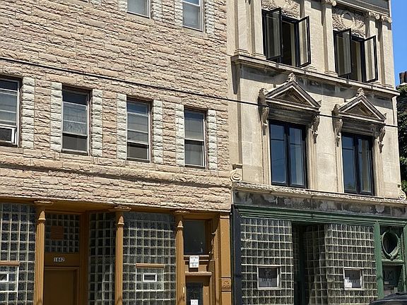 4th image of 1842 W Grand Ave