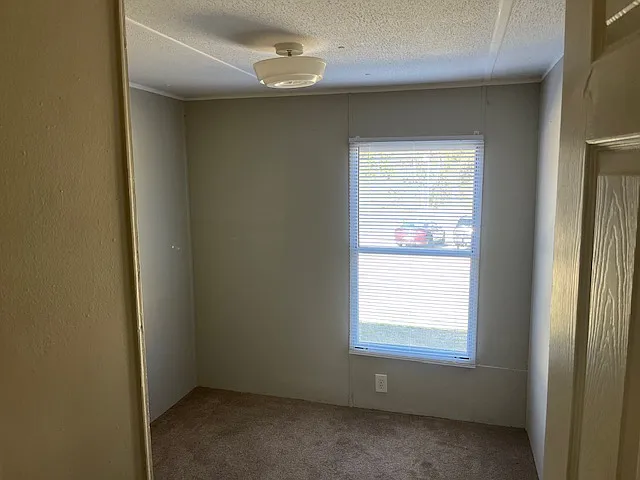 19 Allen R Ln — Photo 4