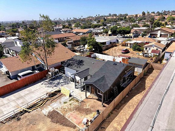 2nd image of 8836 Valencia St