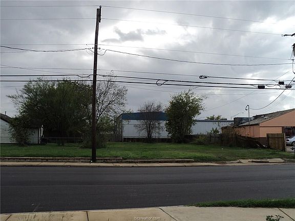 2nd image of 407 W Martin Luther King Jr St