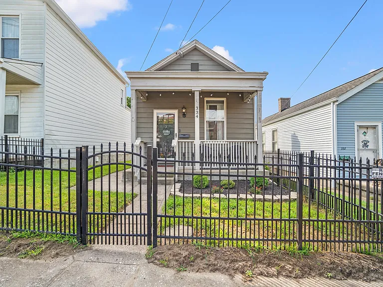 334 Walnut St — Photo 15