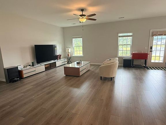4th image of 120 Chilburn Cir