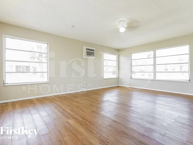 19061 Cochran Blvd — Photo 4