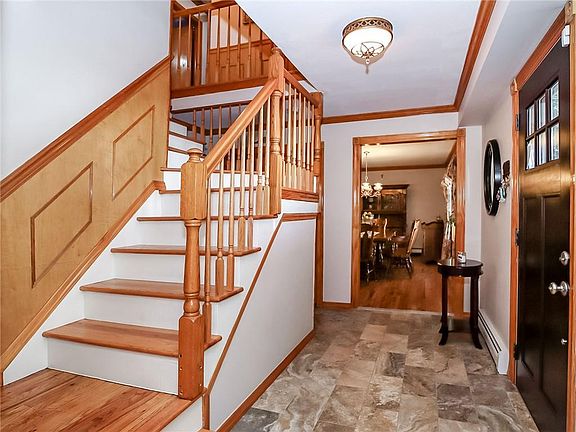 2nd image of 282 Billiou St