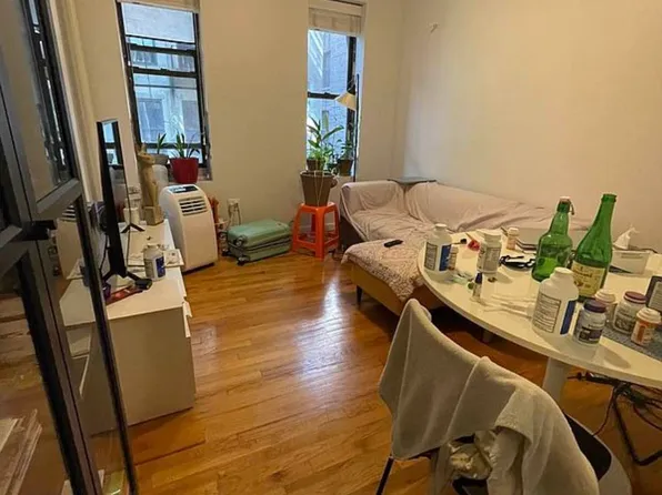 412 East 73rd Street image 1 of 4