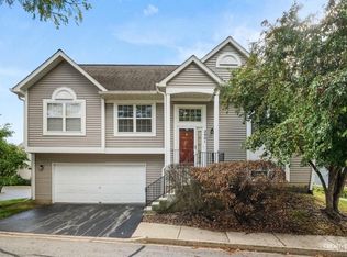 2901 Shelly Ln, Aurora, IL 60504