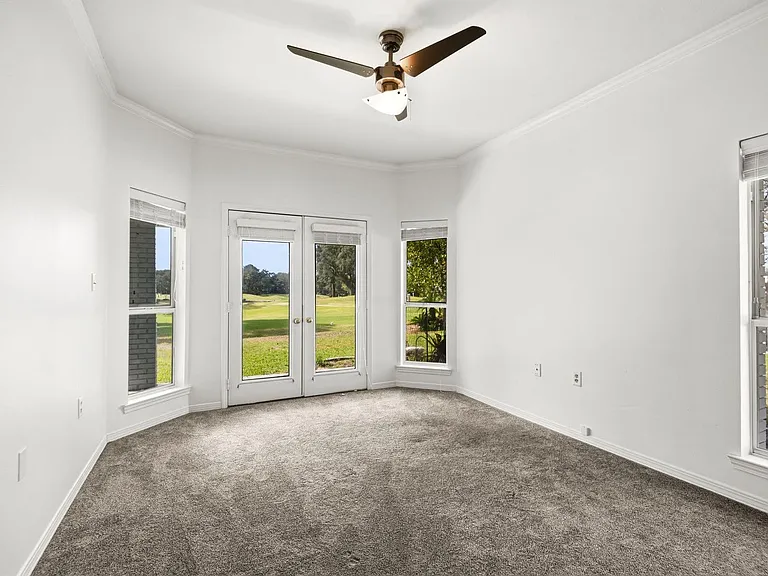 83 Lake Lorraine Cir — Photo 42