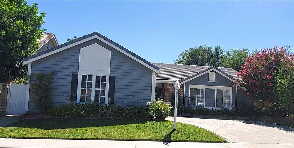 1st image of 25766 Alta Dr