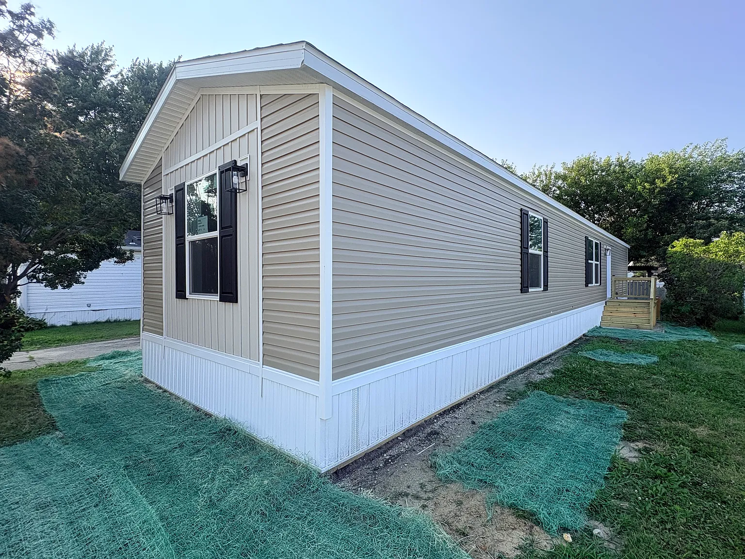 Autumn Ridge — Photo 1