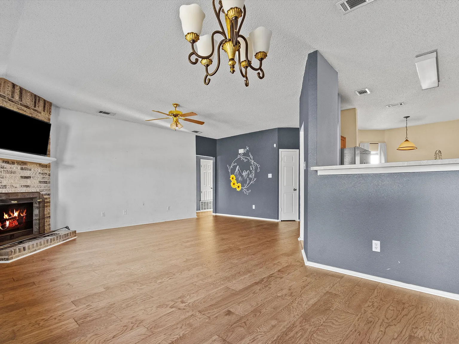 4 bed, 1587 sqft, $1,750 — Photo 2