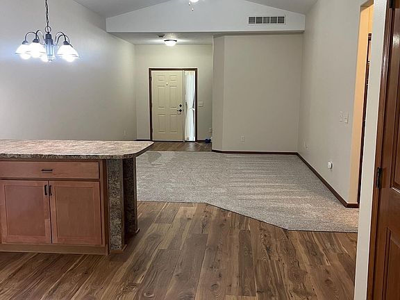 4th image of 1104 E Carra Pl