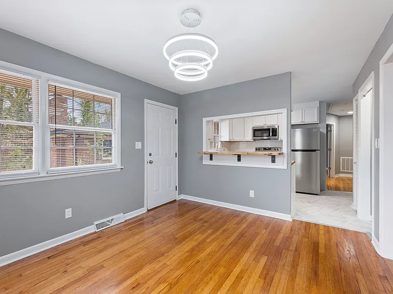 513 Bart St — Photo 8
