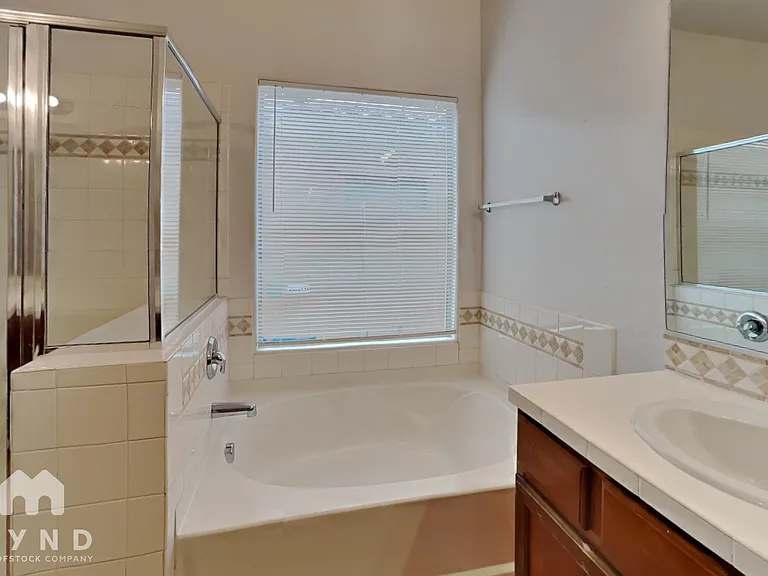 9928 W Marguerite Ave — Photo 10