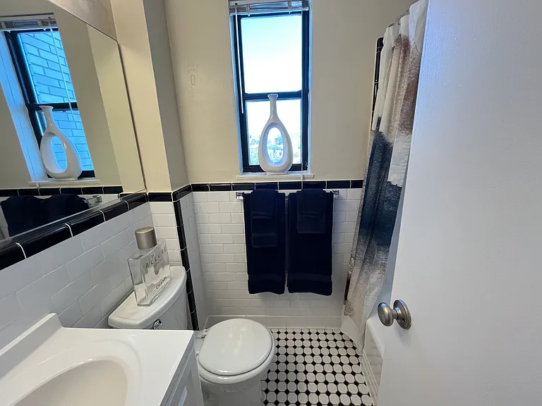 Washington House — Photo 30