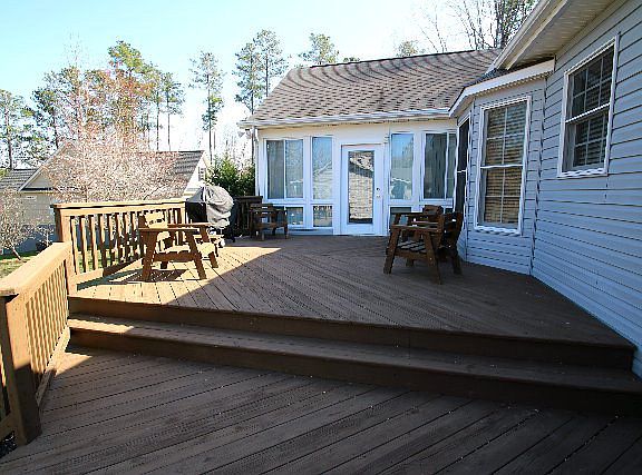4th image of 361 Waterside Dr