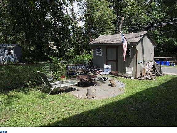 4th image of 1129 Hollywood Ave