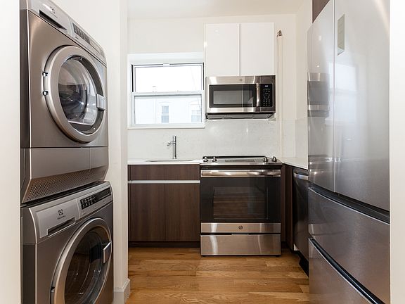 3rd image of 66 W 107th St APT 54