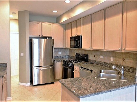 2nd image of 2553 Camberley Cir #2-813