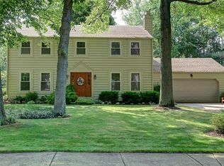32589 Spinnaker Dr, Avon Lake, OH 44012