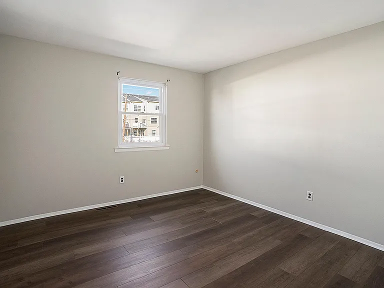 2280 Suzann Dr — Photo 22