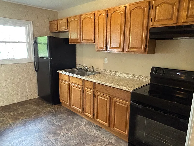 204 Westview Dr #B — Photo 4