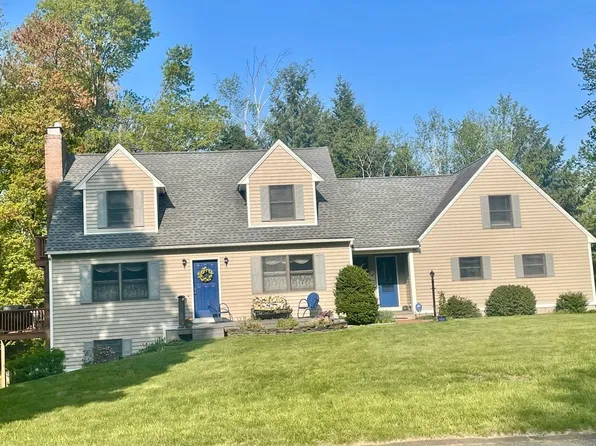 50 Westview Dr, Belchertown, MA 01007