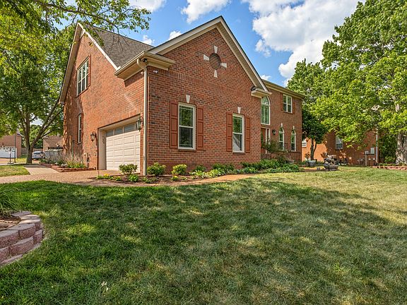 5th image of 318 Logans Cir