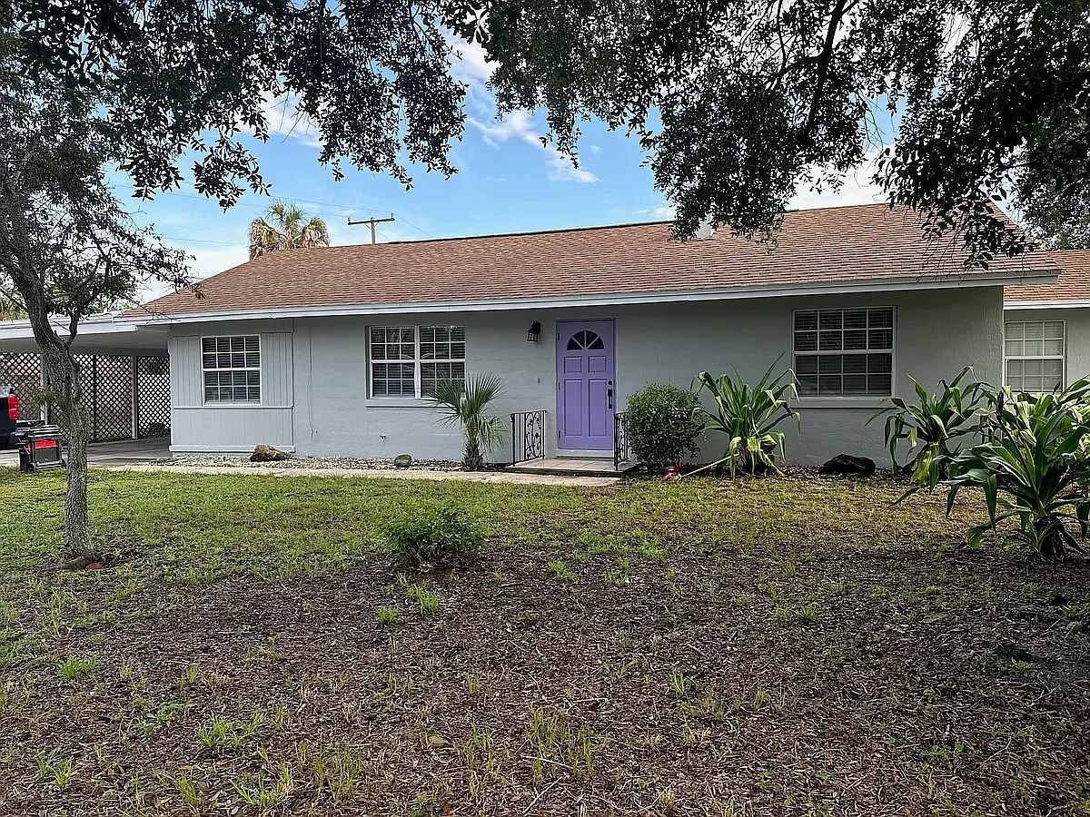 527 Edwards Dr — Photo 1