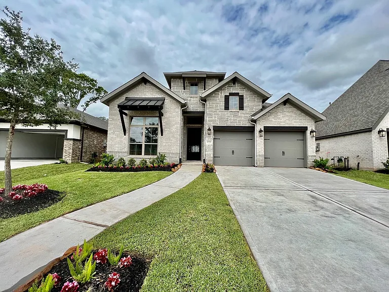 1351 Park Path Dr — Photo 1
