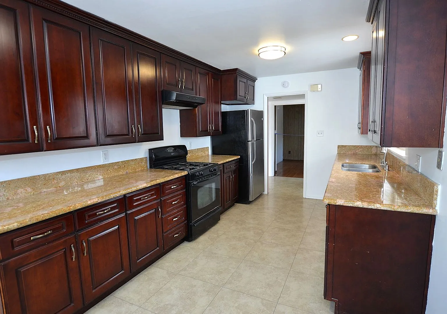 Single level Home — Photo 4
