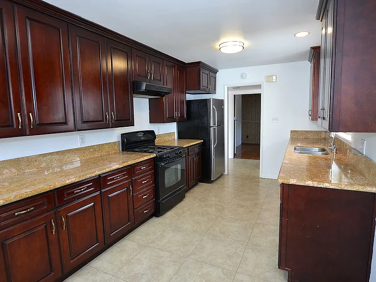151 Acacia Way — Photo 4