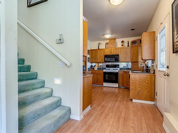5th image of 1108 SE 78th Ave
