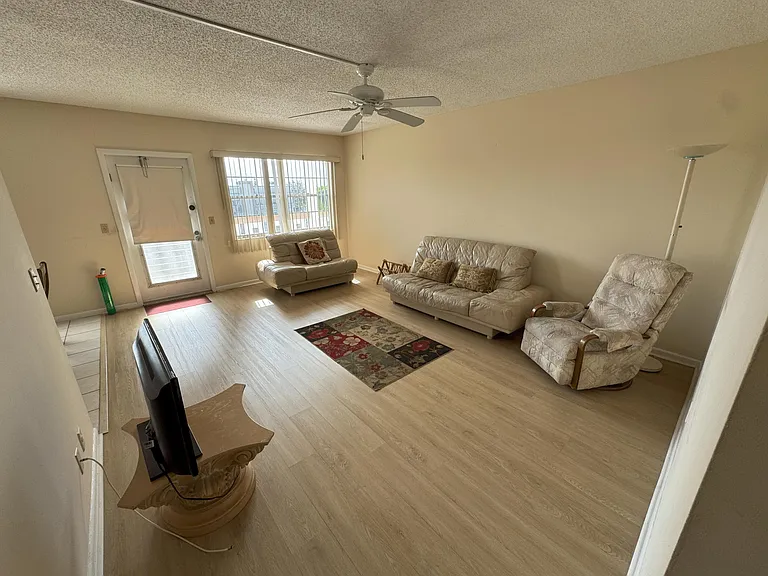 4075 Cornwall #D — Photo 4