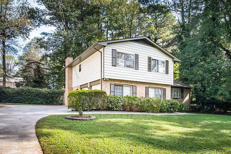 2820 Meadow Lark Trl