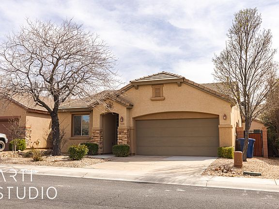 3rd image of 3240 E Fourteen Fairway Dr