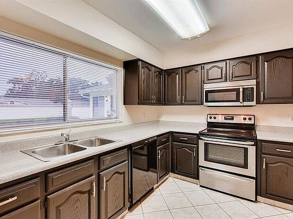4th image of 6738 Twelve Oaks Blvd